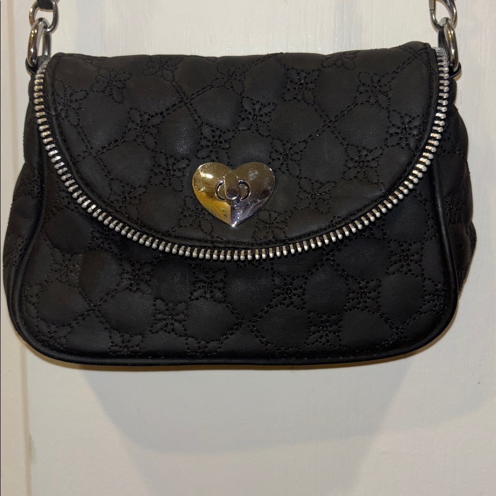 BLACK FAUX LEATHER MINI PURSE WILL FIT PHONE SILVER HARDWARE STURDY CROSS CHAIN